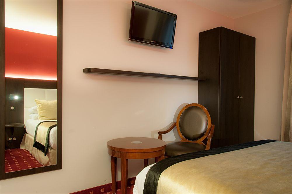 Hotel Des Deux Avenues Paryż Zewnętrze zdjęcie
