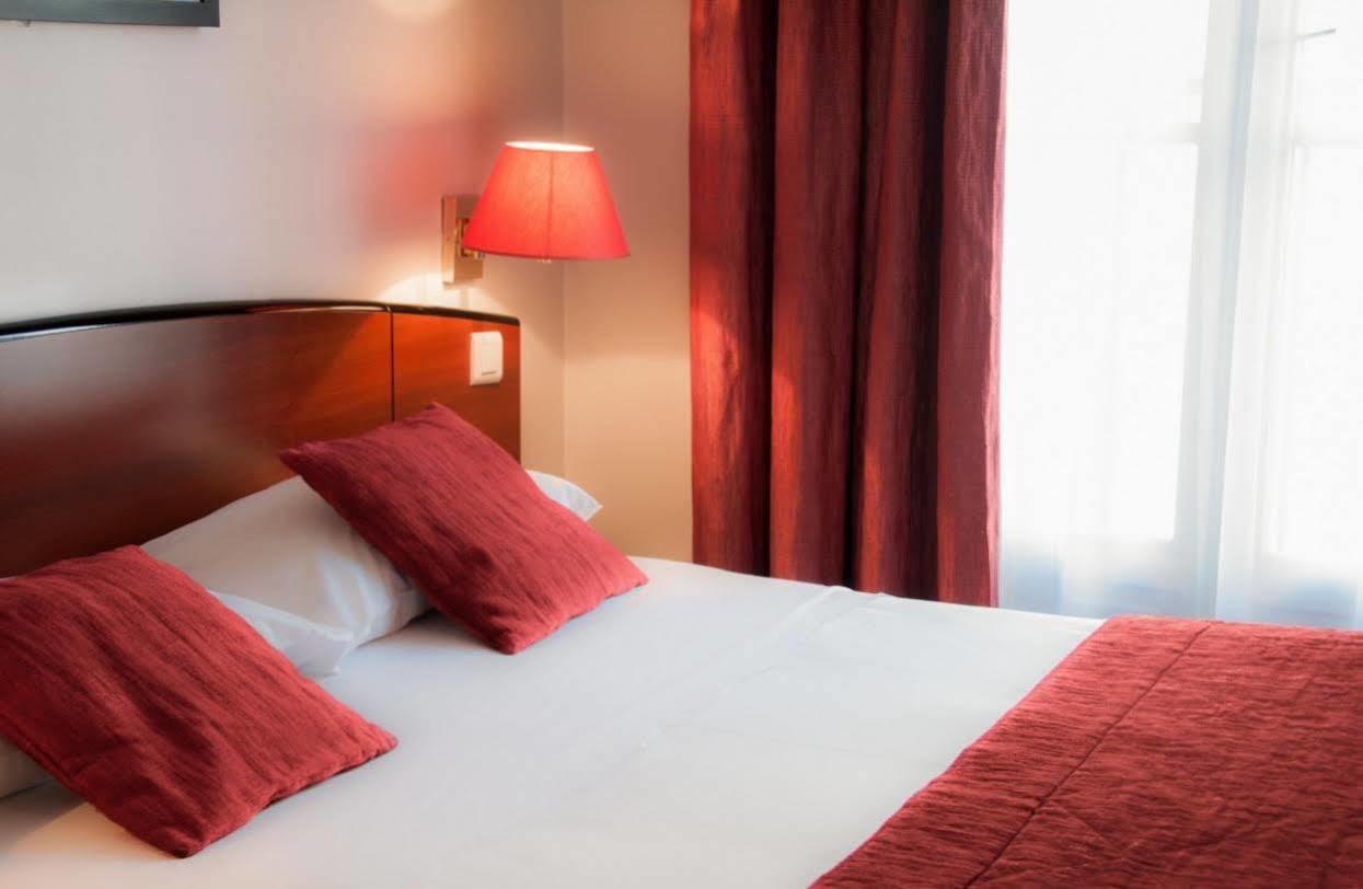 Hotel Des Deux Avenues Paryż Zewnętrze zdjęcie